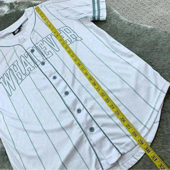 Lisa Simpson Baseball Jersey - Picture 10 of 11